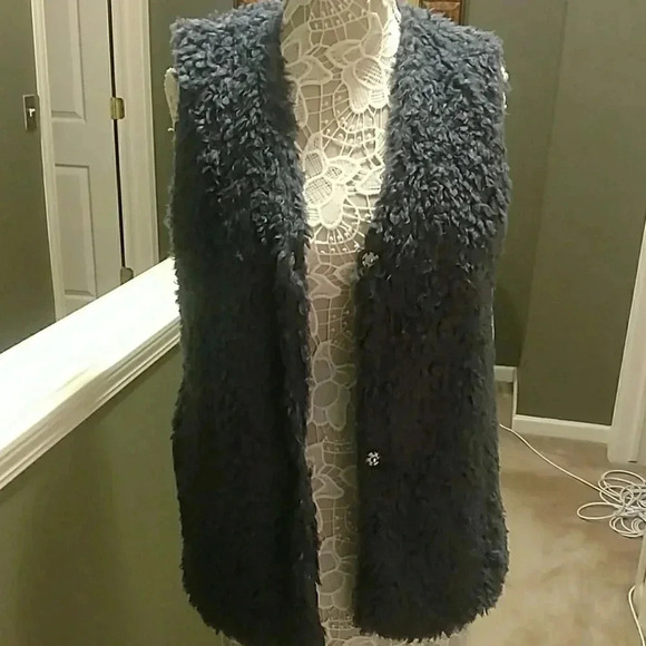 DESIGN LAB FUR VEST - Picture 5 of 6